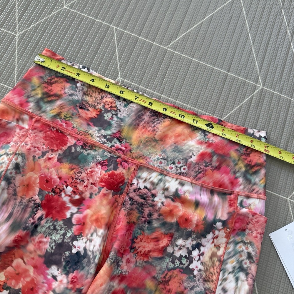 NEW Athleta Salutation Stash Pocket II 5" Short Size XL Watercolor Floral - Picture 5 of 5